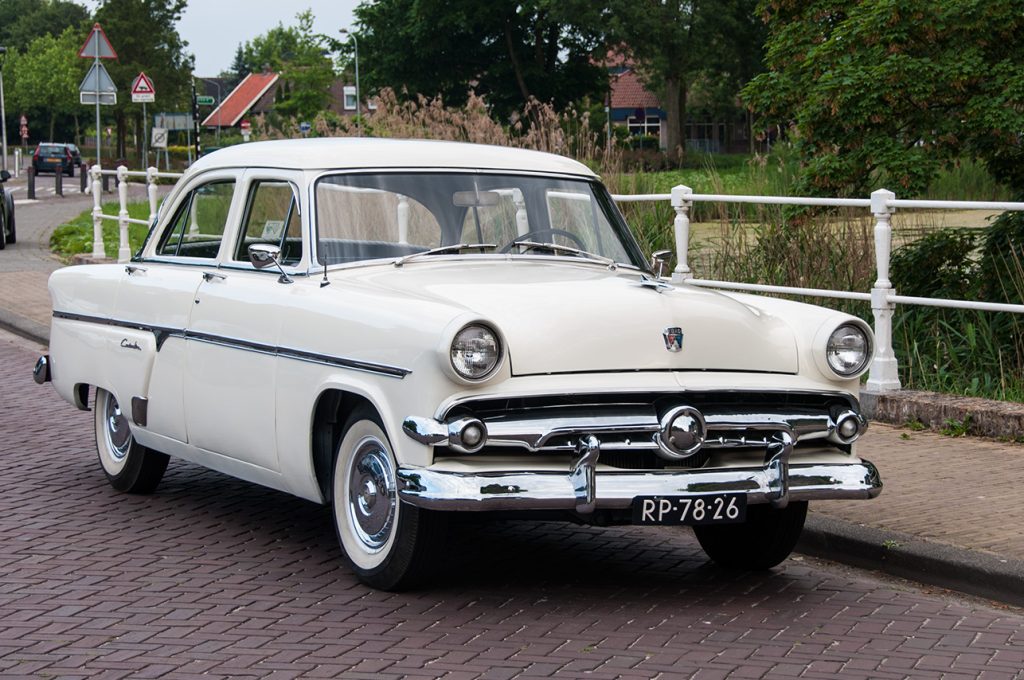 Van-Tilburg-zz_Ford-Customline-1